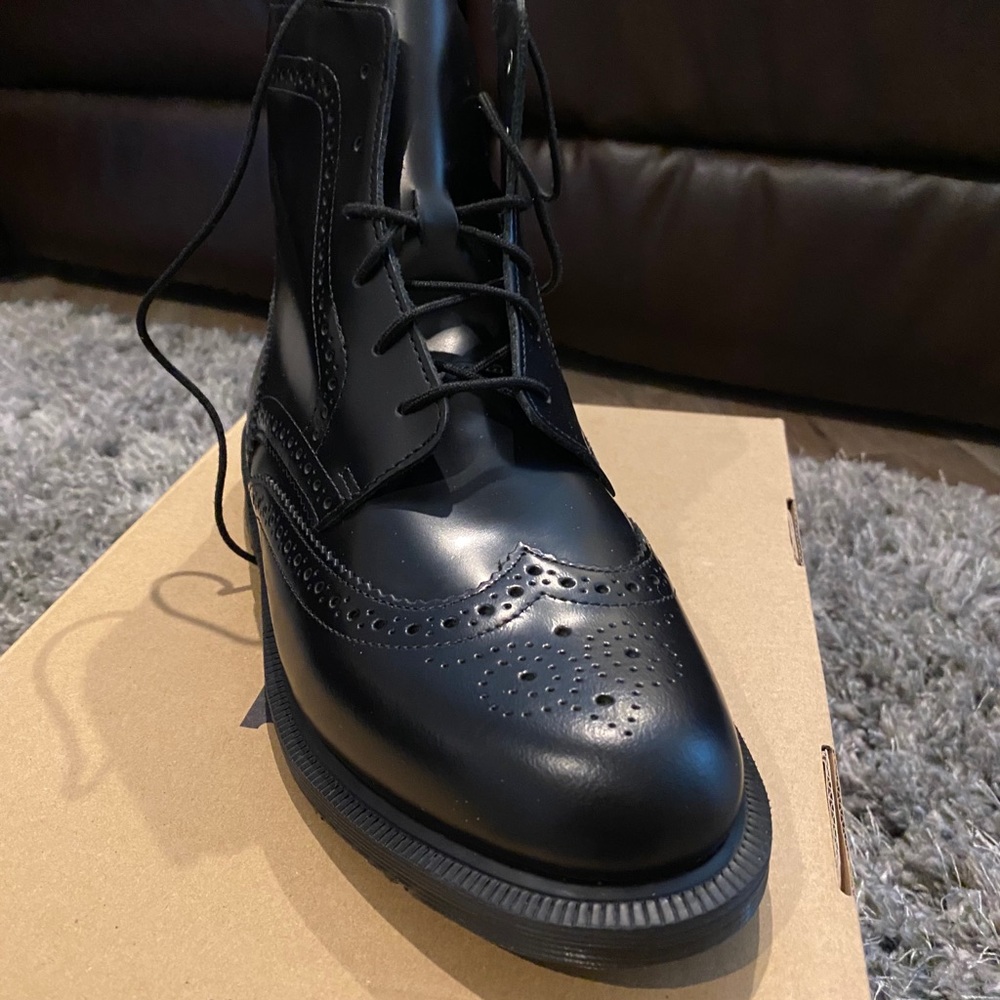 Dr. Martens Delphine fashion boots